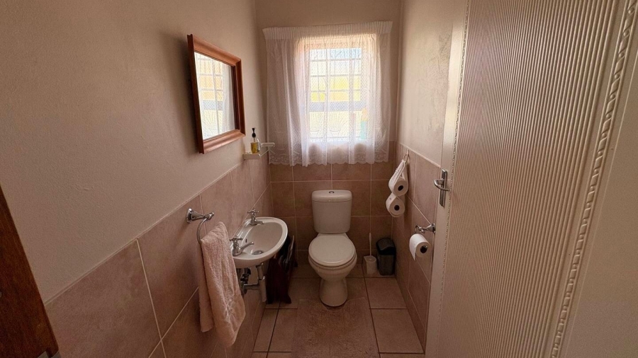 3 Bedroom Property for Sale in Fraaiuitsig Western Cape